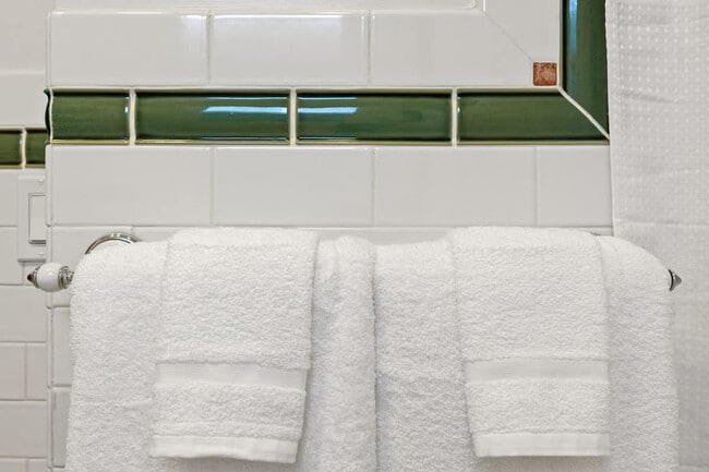 Building Photo - 2216 18th Ave