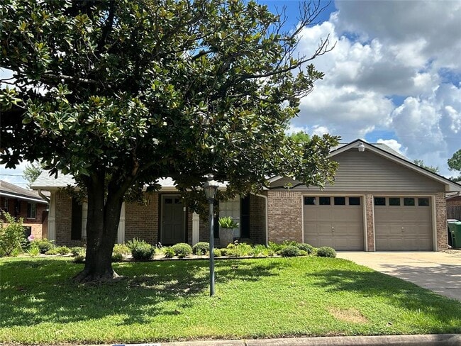 Primary Photo - 5902 De Lange Ln