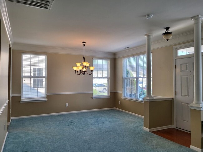 Building Photo - 3 bedroom townhouse in Waterside Crossing
