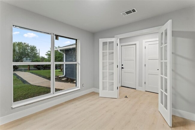 Building Photo - 3907 Carmel Dr