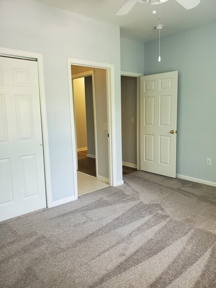 Building Photo - 8011 Allyns Landing Way