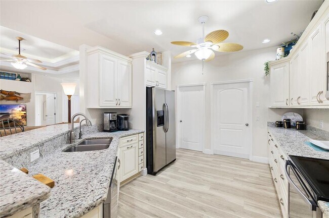 Building Photo - 3730 Crandon Rd