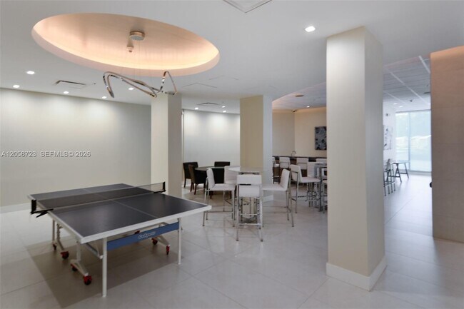 Building Photo - 3001 S Ocean Dr