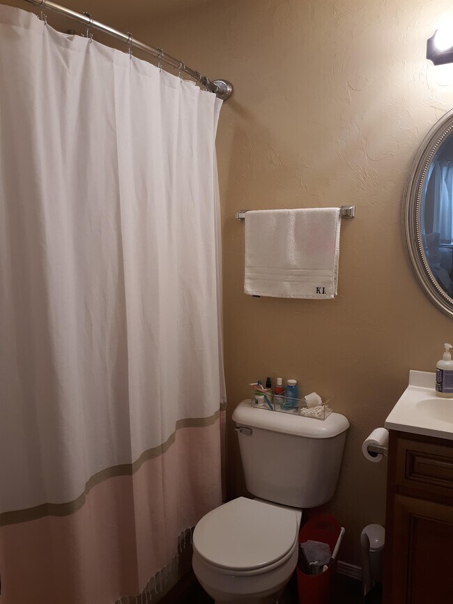 Building Photo - 521 S Blakely St