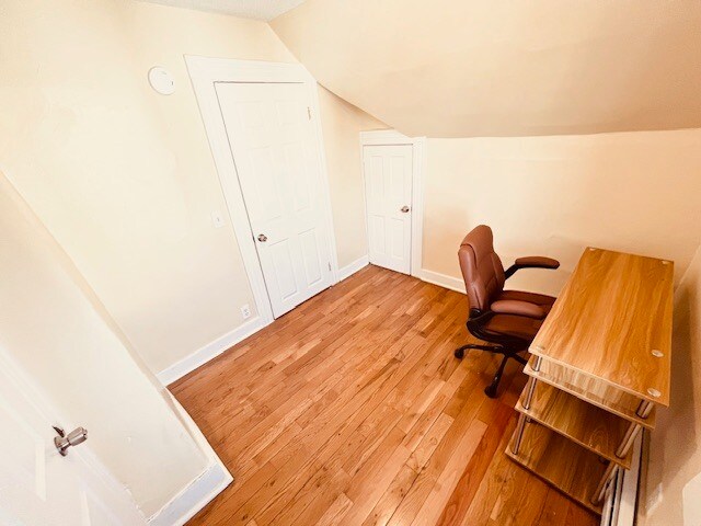 Building Photo - 117 Lloyd St