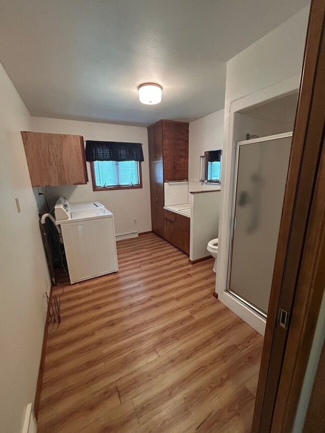 Building Photo - 2 Bedroom 2 Bathroom House for rent in Hudson