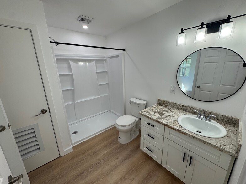 Building Photo - 1226 E St