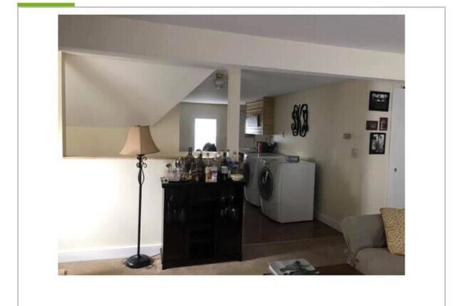 Building Photo - 285 Main St