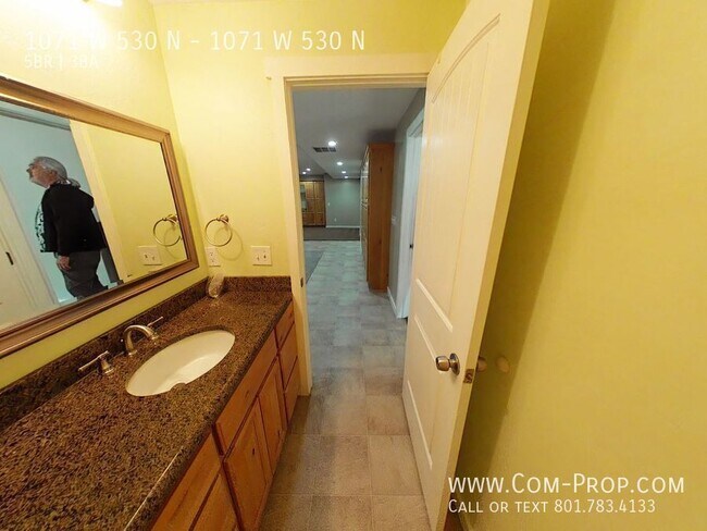 Building Photo - 1071 W 530 N