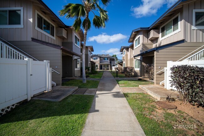Building Photo - CONVENIENTLY LOCATED 2BR/1BA TOWNHOME IN KEALAKAI @ KAPOLEI (Pets Negotiable)