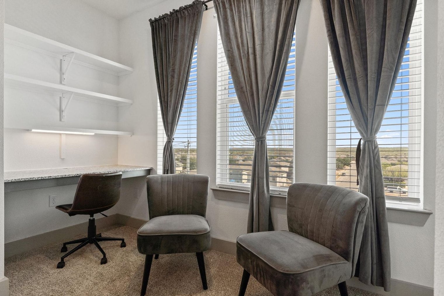 Building Photo - 12100 1/2 Ferrystone Glen Dr