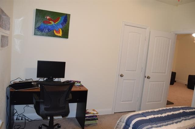 Building Photo - 414 Parkford Dr