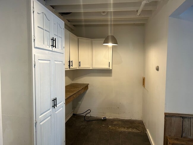 Building Photo - Stunning 5-bedroom in Conestoga Valley School District