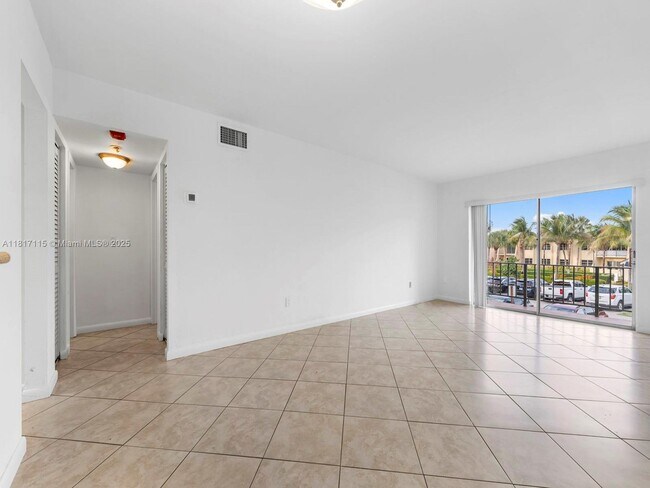 Building Photo - 14034 SW 90th Ave