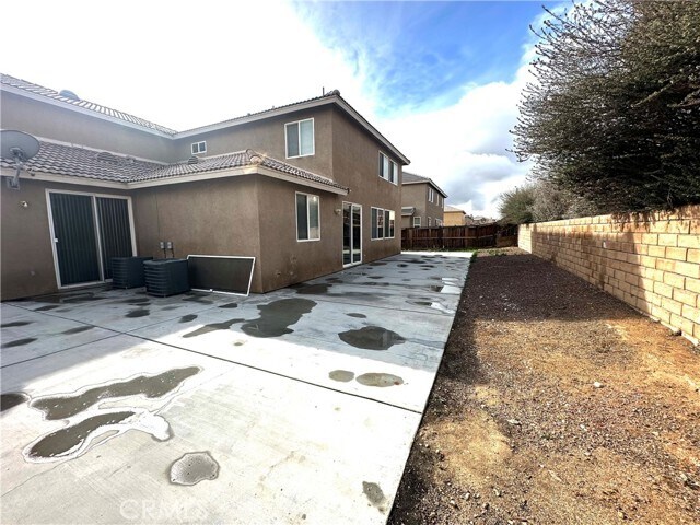 Building Photo - 15574 Bow String St