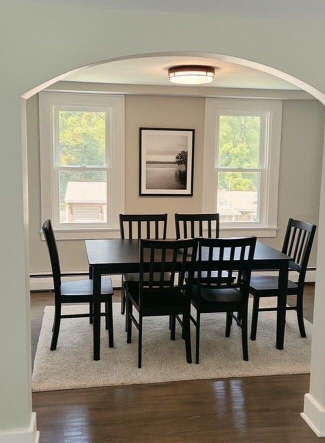 Building Photo - Remodeled Country House