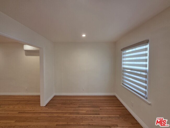 Building Photo - 102 Gaviota Ave