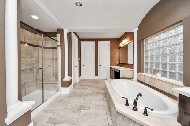 Building Photo - 2895 Ragusa Ln