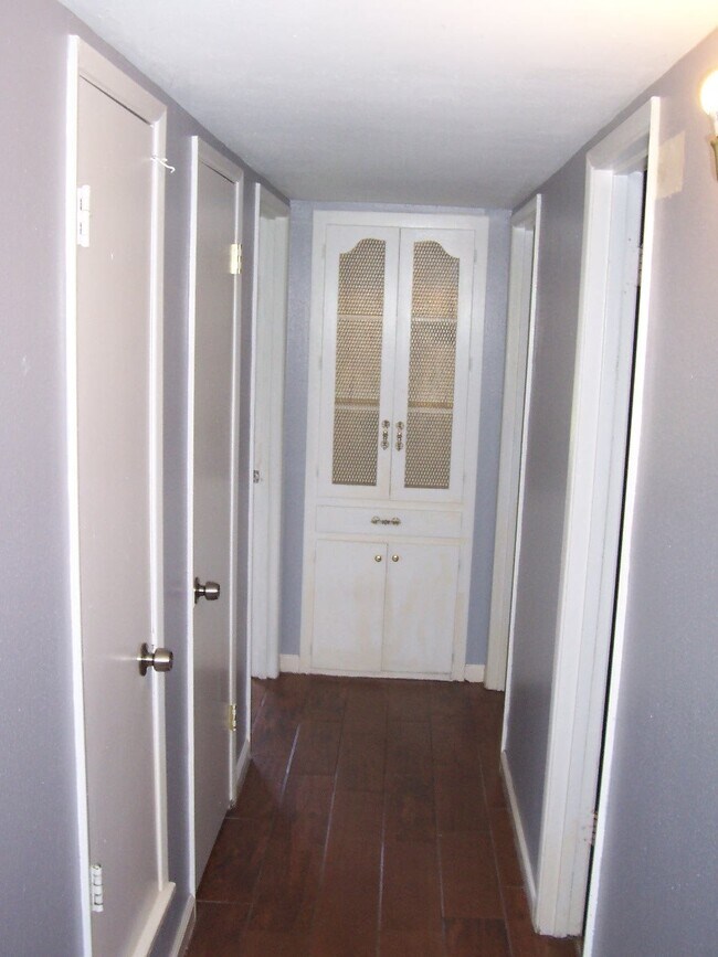 Building Photo - 830 Wateka Way