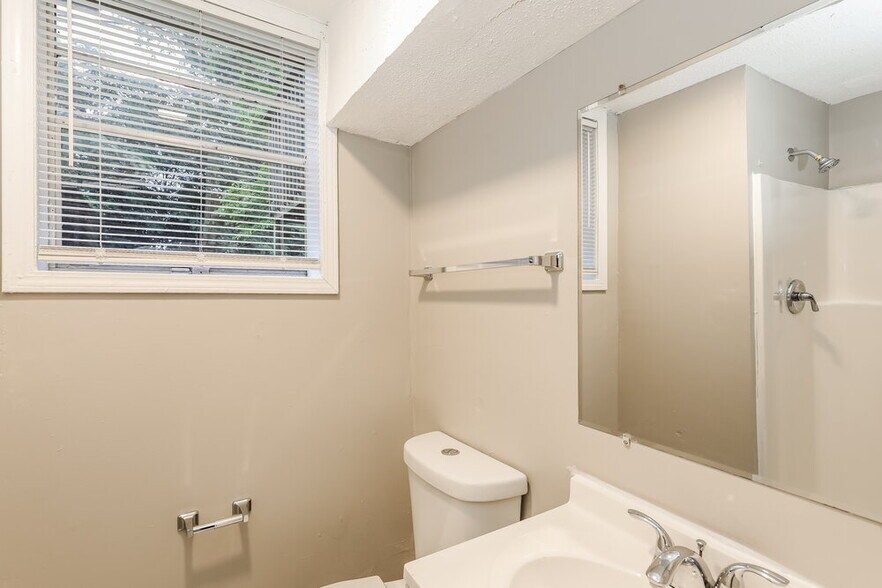 Building Photo - 2171 Rochelle Way