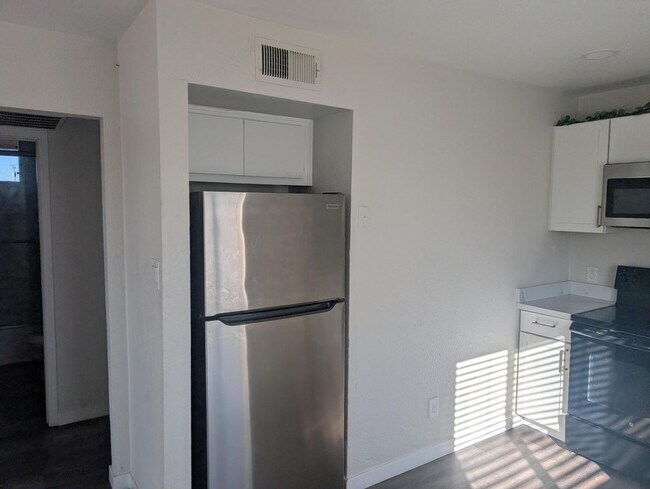 Building Photo - 7160 N 53rd Ave