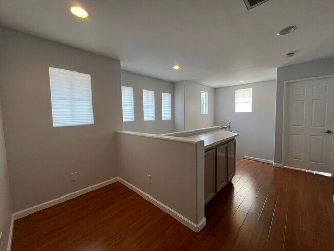 Building Photo - Spacious 4-Bedroom Home in Mira Mesa – Tam...