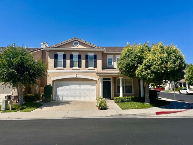 Primary Photo - 4 bedroom beautiful Irvine home in gated N...