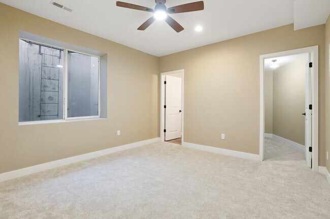 Building Photo - Beautiful 3 Bedroom - 3 1/3 Bathroom Home ...