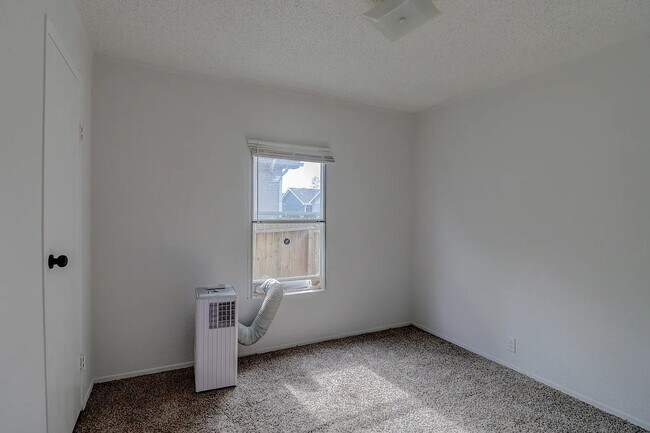 Building Photo - 11727 Greensbrook Forest Dr