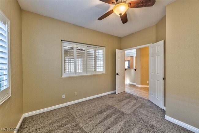 Building Photo - 809 Royal Birch Ln