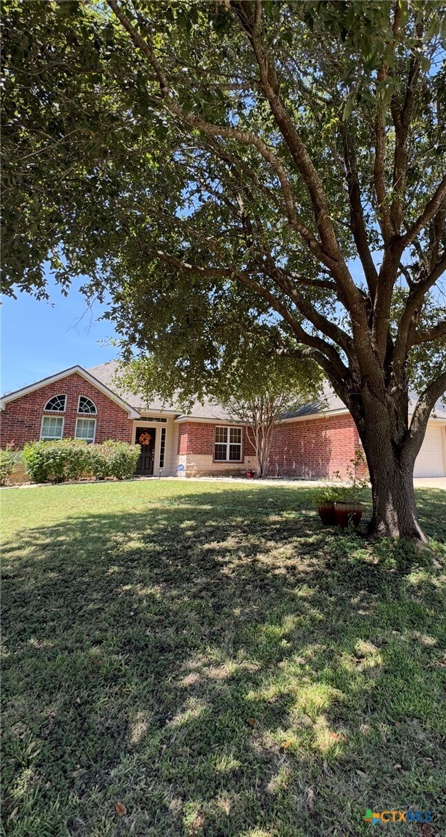 Building Photo - 5704 Meadow Wood Dr
