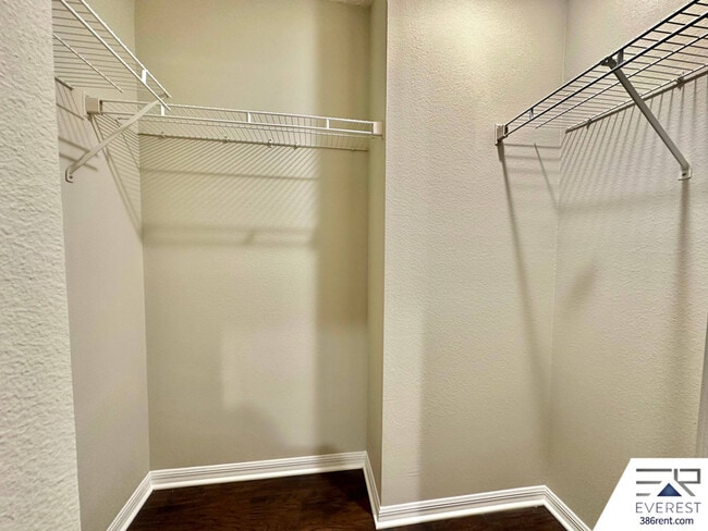 Building Photo - 32 Pierce Ln