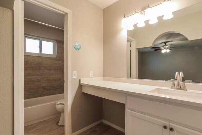 Building Photo - 2138 Pilgrims Point Dr