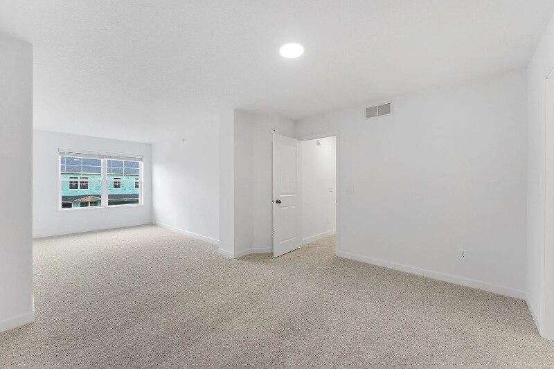 Building Photo - 5297 Long Pointe Pass