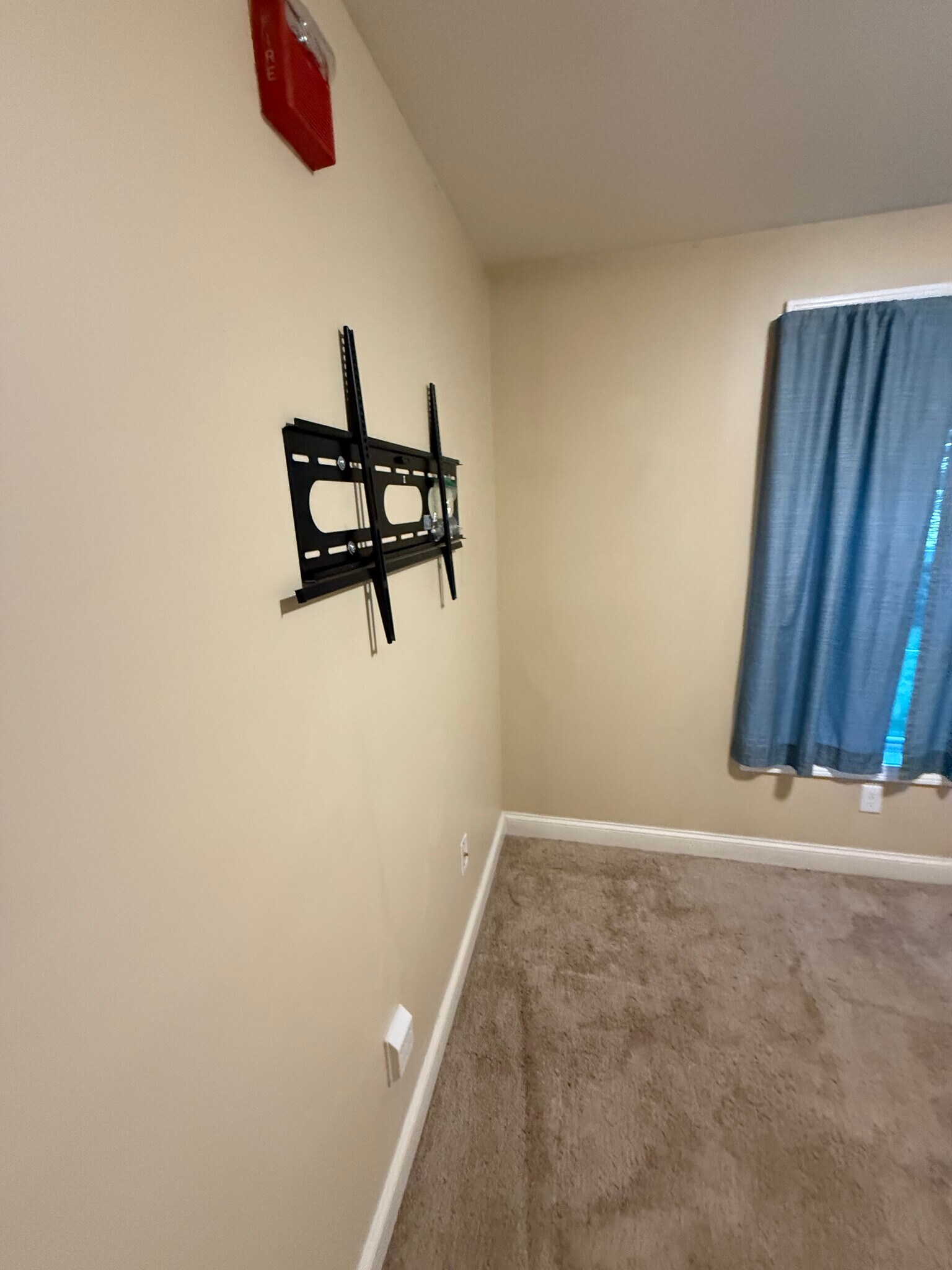 Building Photo - 6 Crestview Cir