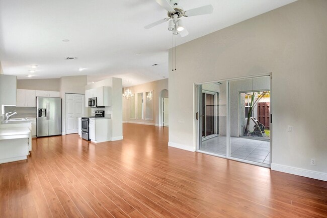 Building Photo - 6779 Indianwood Way