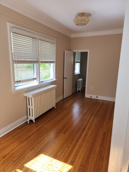 South Sun Room - 260 S Marion St