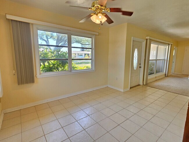 Building Photo - Venice Island – North of Venice Ave - Annual Single Family Home– Minutes from Venice Beach, Mains...