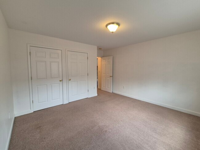 Building Photo - 207 Olde Covington Way