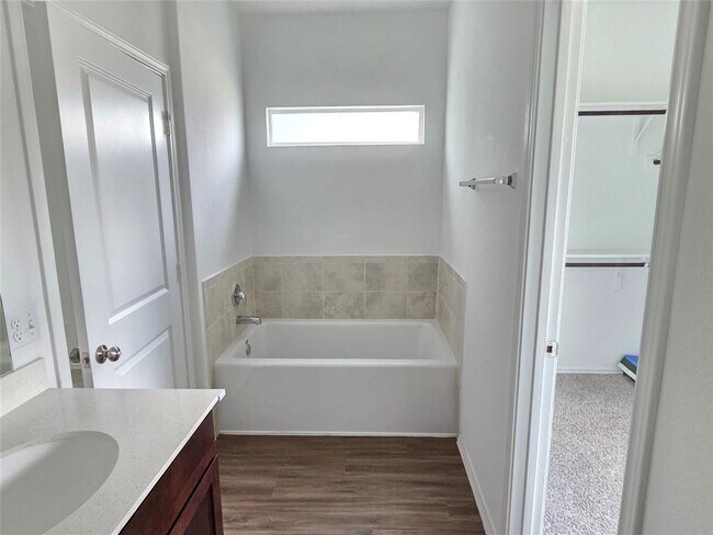 Building Photo - 1329 Weatherford Ln