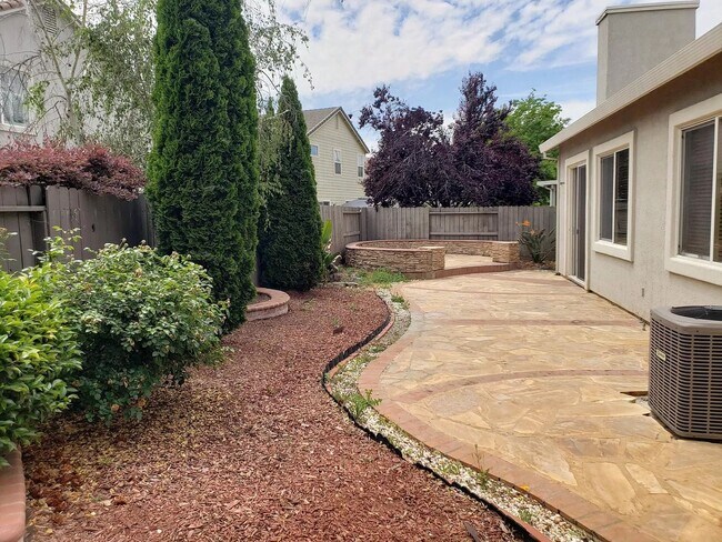 Building Photo - 11858 Larisa Way