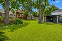 Building Photo - 1820 N MacGregor Way