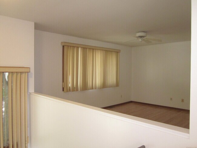 Building Photo - 690 Forest Rd