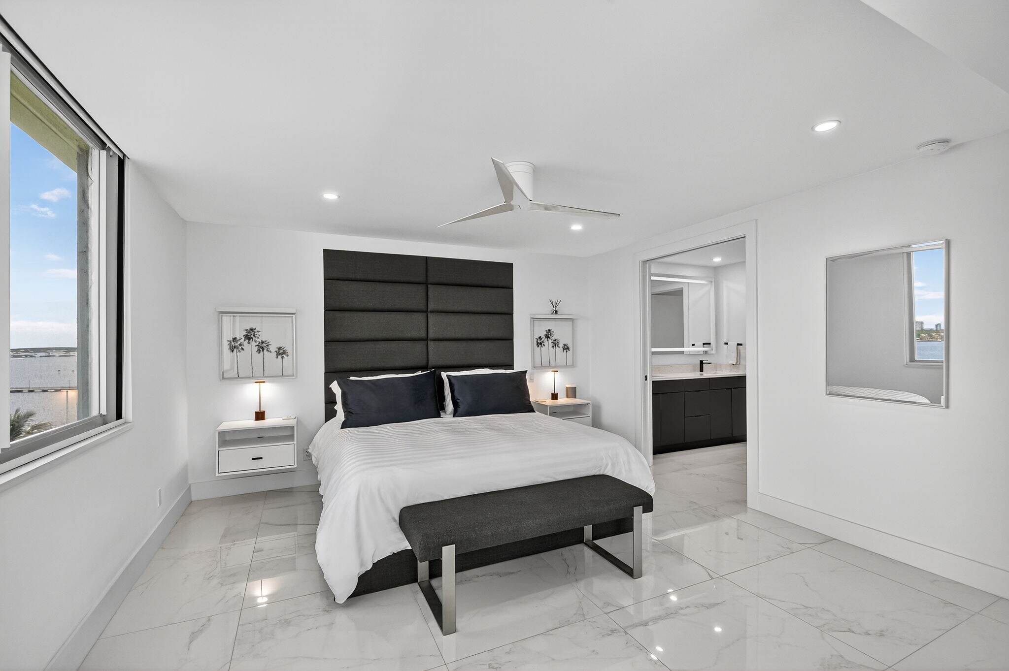 Building Photo - 301 Lake Shore Dr