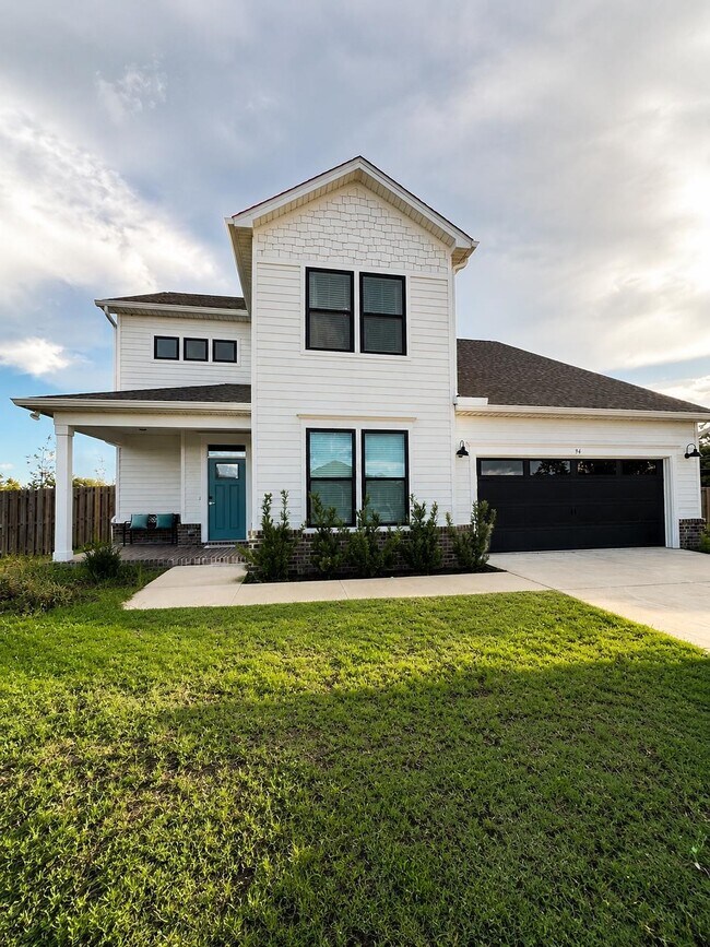 Building Photo - 94 Springdale Dr