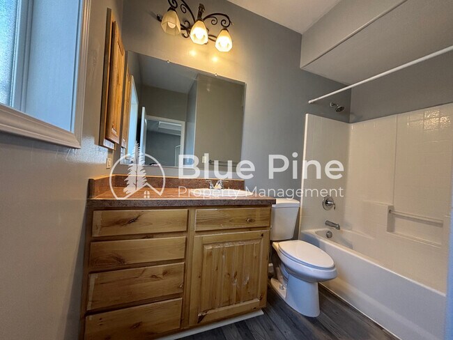 Building Photo - 2803 Mary Dr