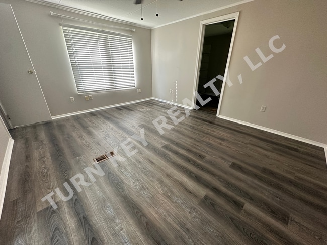 Building Photo - Mobile Home for rent in Springville
