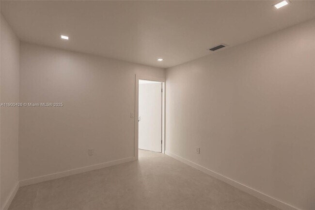 Building Photo - 10760 NW 29th Manor