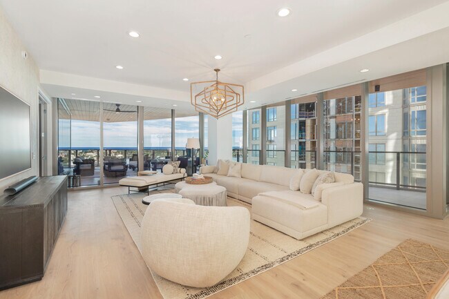 Building Photo - 1333 S Flagler Dr