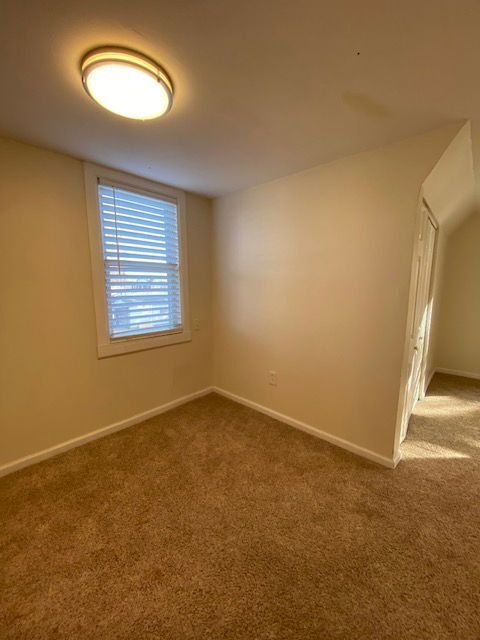 Building Photo - 702 S Cherry St